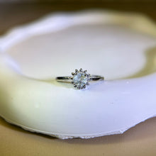 Load image into Gallery viewer, Sky Blue Topaz Adjustable Ring 天空蓝托帕石镶嵌活口戒指