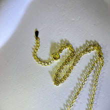 Load image into Gallery viewer, Amber Pendant Necklace 金珀琥珀镶嵌吊坠项链