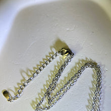 Load image into Gallery viewer, London Blue Love Heart Pendant Necklace 伦敦蓝托帕石镶嵌爱心吊坠项链