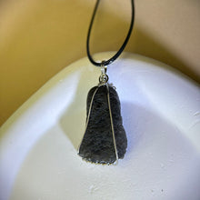 Load image into Gallery viewer, Tektite Pendant Necklace 天狼星陨石吊坠项链