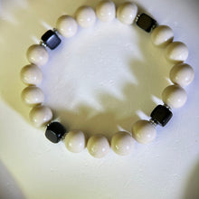 Load image into Gallery viewer, Cream Mookaite Jasper Beads Bracelet 金膏玉手串
