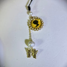 Load image into Gallery viewer, White Freshwater Pearl Ornament Cell Phone Charm Key Charm Bag Charm 白色淡水珍珠挂饰手机链钥匙链包挂