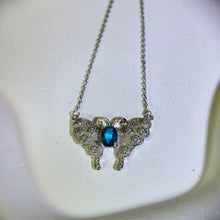 Load image into Gallery viewer, Swiss Blue Topaz Butterfly Pendant Necklace 瑞士蓝托帕石镶嵌蝴蝶吊坠项链