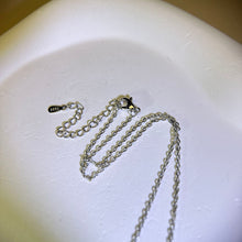 Load image into Gallery viewer, Swiss Blue Topaz Butterfly Pendant Necklace 瑞士蓝托帕石镶嵌蝴蝶吊坠项链