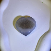 Load image into Gallery viewer, Grey Agate Love Heart 灰玛瑙爱心