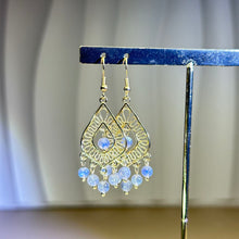 Load image into Gallery viewer, 14K Gold Filled Labradorite Earrings 拉长石灰月光石14K注金耳钩