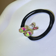 Load image into Gallery viewer, White Freshwater Pearl Cheery Hair Tie 白色淡水珍珠镶嵌樱桃发绳