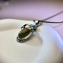 Load image into Gallery viewer, Unakite Flying Dragon Pendant Necklace 花绿石镶嵌飞龙吊坠项链