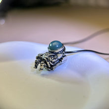 Load image into Gallery viewer, Green Jasper Astronaut Pendant Necklace 绿色阿拉善玛瑙镶嵌太空人吊坠项链