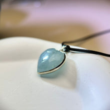 Load image into Gallery viewer, Aquamarine Love Heart Pendant Necklace 海蓝宝爱心镶嵌吊坠项链