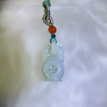 Load image into Gallery viewer, Green Jade Vase Pendant Necklace 糯种豆色翡翠花瓶吊坠项链