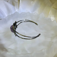 Load image into Gallery viewer, Chroite Butterflies Adjustable Bangle 紫龙晶镶嵌蝴蝶活口手镯
