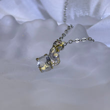Load image into Gallery viewer, Clear Quartz Cat Pendant 白水晶镶嵌猫咪吊坠