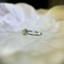 Load image into Gallery viewer, Golden Prehnite Adjustable Ring 金色葡萄石镶嵌活口戒指
