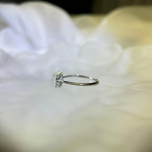 Load image into Gallery viewer, Moonstone Adjustable Ring 冰长石月光石镶嵌活口戒指