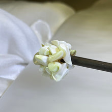 Load image into Gallery viewer, White Mother of Pearl Hair Pin 白色贝母发簪