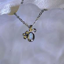 Load image into Gallery viewer, Moonstone Pendant 冰长石月光石镶嵌吊坠
