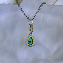 Load image into Gallery viewer, Blue Turquoise Pendant 蓝色松石镶嵌吊坠
