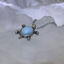 Load image into Gallery viewer, Larimar Turtle Pendant 海纹石镶嵌乌龟吊坠