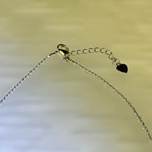 Load image into Gallery viewer, PAUA Abalone Shell Love Heart Pendant Clear Quartz Beads Necklace 鲍贝爱心白水晶珠链项链