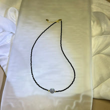 Load image into Gallery viewer, Labradorite Black Spinel Beads Necklace 拉长石灰月光石黑色尖晶石珠链项链