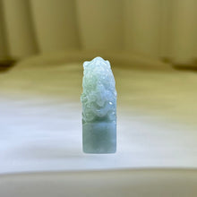 Load image into Gallery viewer, Green Jade Loin 糯种晴绿翡翠石狮