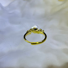 Load image into Gallery viewer, White Freshwater Pearl Adjustable Ring 白色淡水珍珠镶嵌活口戒指