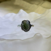 Load image into Gallery viewer, Green Tourmalinated Quartz Adjustable Ring 绿发晶水晶镶嵌活口戒指