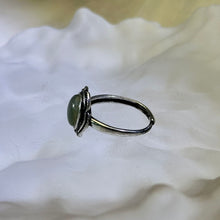 Load image into Gallery viewer, Green Tourmalinated Quartz Adjustable Ring 绿发晶水晶镶嵌活口戒指