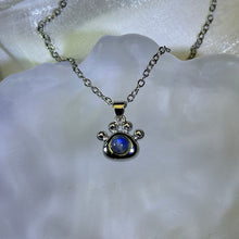Load image into Gallery viewer, Labradorite Paw Pendant 拉长石灰月光石镶嵌猫爪吊坠