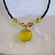 Load image into Gallery viewer, Amber Blossom Pendant Black Spinel Beads Necklace 金珀琥珀牡丹花吊坠黑色尖晶石珠链项链