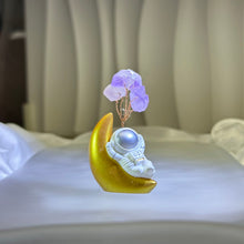 Load image into Gallery viewer, Amethyst Tree Astronaut 紫水晶发财树招财树太空人