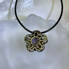 Load image into Gallery viewer, Charoite Flower Pendant Necklace 紫龙晶镶嵌花朵吊坠项链