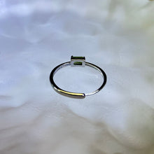 Load image into Gallery viewer, Green Tourmaline Adjustable Ring 绿色碧玺镶嵌活口戒指