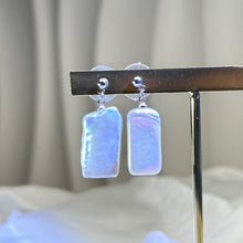 Load image into Gallery viewer, 925 Silver White Baroque Freshwater Pearl Earrings 白色巴洛克淡水珍珠镶嵌银耳钉