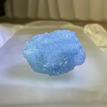 Load image into Gallery viewer, Aquamarine Ore Stone 海蓝宝原石