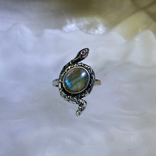 Load image into Gallery viewer, Labradorite Snake Adjustable Ring 拉长石灰月光石镶嵌盘蛇活口戒指
