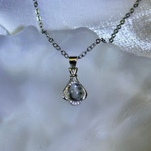 Load image into Gallery viewer, Dumortierite Quartz Pendant 蓝发晶镶嵌吊坠