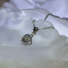 Load image into Gallery viewer, Dumortierite Quartz Pendant 蓝发晶镶嵌吊坠