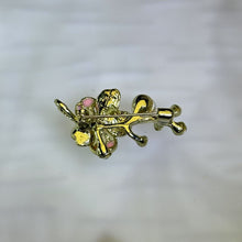 Load image into Gallery viewer, White Freshwater Pearl Plum Blossom Brooch 白色淡水珍珠镶嵌梅花胸针