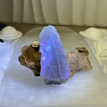 Load image into Gallery viewer, Labradorite Freeform Shape 拉长石灰月光石随型