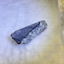 Load image into Gallery viewer, Labradorite Freeform Shape 拉长石灰月光石随型