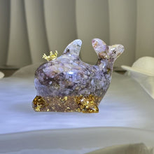 Load image into Gallery viewer, Super Seven Resin Whale 超七水晶滴胶鲸鱼