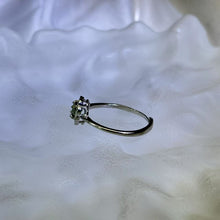 Load image into Gallery viewer, Green Tourmaline Adjustable Ring 绿色碧玺镶嵌活口戒指