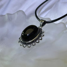 Load image into Gallery viewer, Golden Sheen Obsidian Pendant Necklace 金眼黑曜石镶嵌吊坠项链