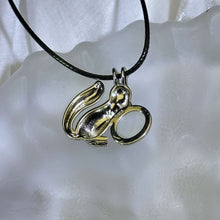 Load image into Gallery viewer, Moonstone Squirrel Pendant Necklace 冰长石月光石镶嵌小松鼠吊坠项链
