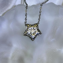 Load image into Gallery viewer, Yellow Tiger's Eye Star Pendant 黄色虎眼石镶嵌星星吊坠