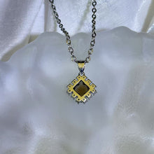 Load image into Gallery viewer, Smoky Quartz Pendant 茶水晶镶嵌吊坠