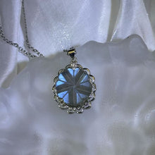 Load image into Gallery viewer, Labradorite Flower Pendant 拉长石灰月光石花朵镶嵌吊坠
