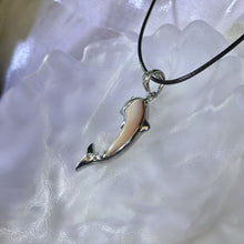 Load image into Gallery viewer, White Mother of Pearl Dauphin Pendant Necklace 白色贝母镶嵌海豚吊坠项链